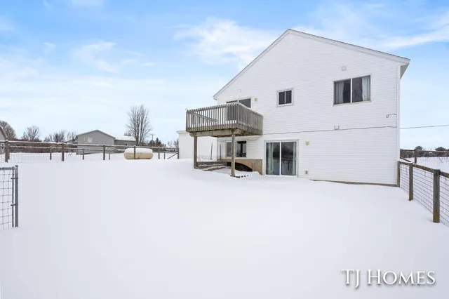 $425,000 | 10525 Edgerton Avenue Northeast, Rockford, MI 49341