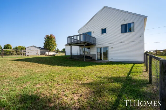 $425,000 | 10525 Edgerton Avenue Northeast, Rockford, MI 49341