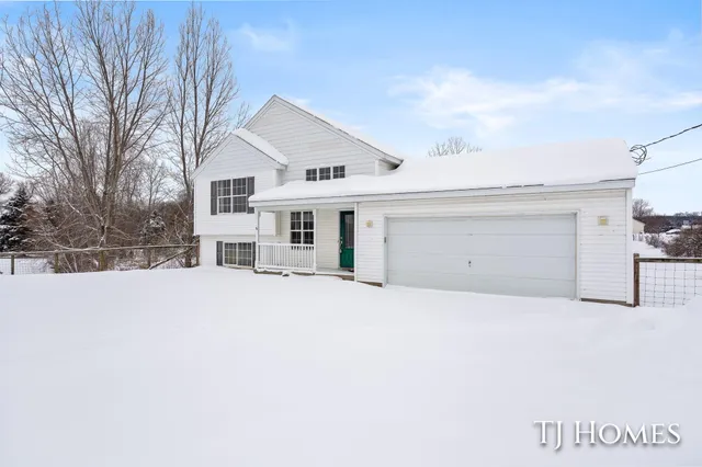 $425,000 | 10525 Edgerton Avenue Northeast, Rockford, MI 49341