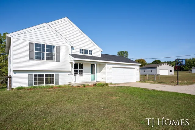 $425,000 | 10525 Edgerton Avenue Northeast, Rockford, MI 49341