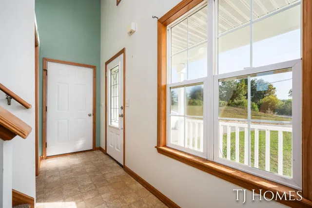 $425,000 | 10525 Edgerton Avenue Northeast, Rockford, MI 49341