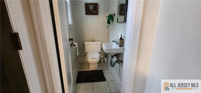 $699,900 | 10 North Drive, East Brunswick, NJ 08816