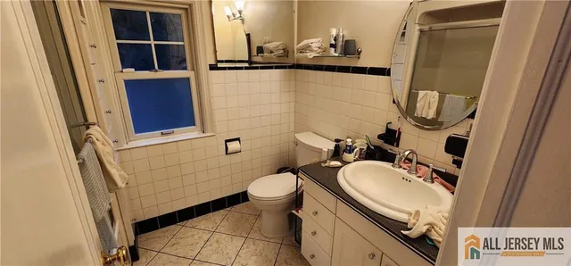 $699,900 | 10 North Drive, East Brunswick, NJ 08816