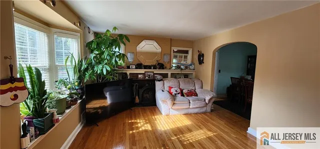 $699,900 | 10 North Drive, East Brunswick, NJ 08816