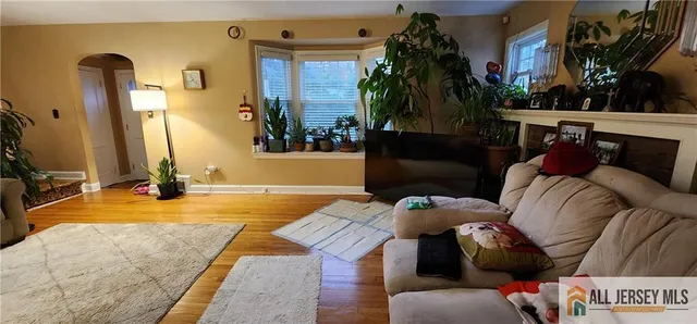 $699,900 | 10 North Drive, East Brunswick, NJ 08816