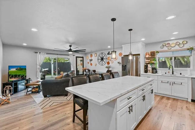 $899,000 | 3516 Las Vegas Drive, Oceanside, CA 92054