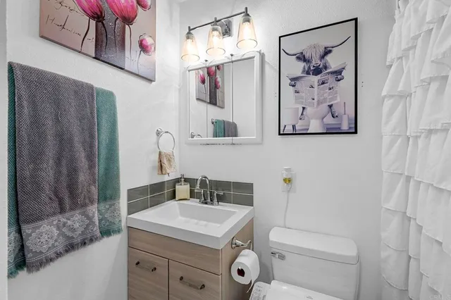 $899,000 | 3516 Las Vegas Drive, Oceanside, CA 92054