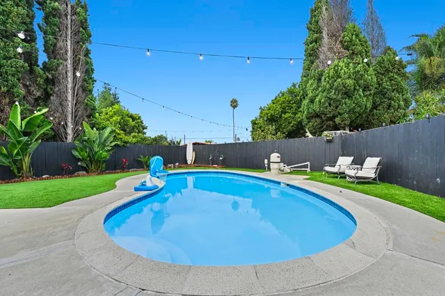 $899,000 | 3516 Las Vegas Drive, Oceanside, CA 92054