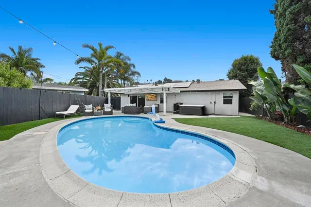 $899,000 | 3516 Las Vegas Drive, Oceanside, CA 92054