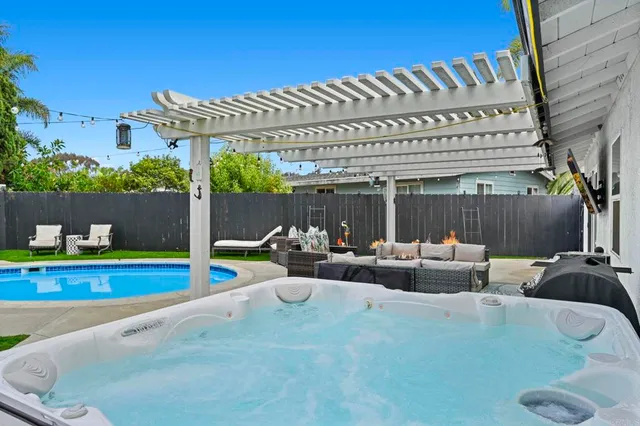 $899,000 | 3516 Las Vegas Drive, Oceanside, CA 92054