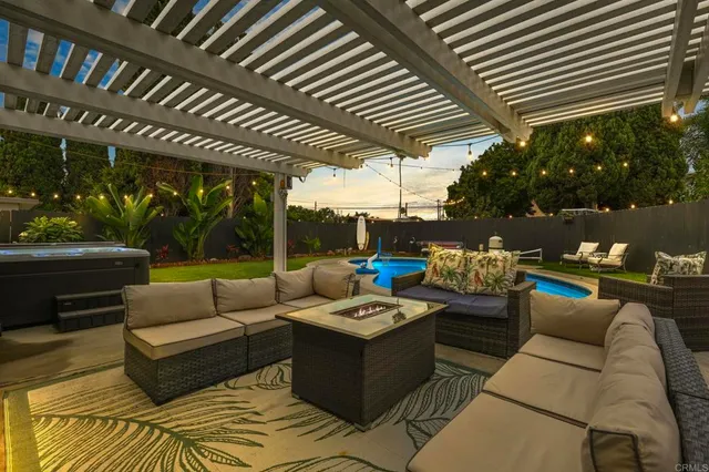 $899,000 | 3516 Las Vegas Drive, Oceanside, CA 92054