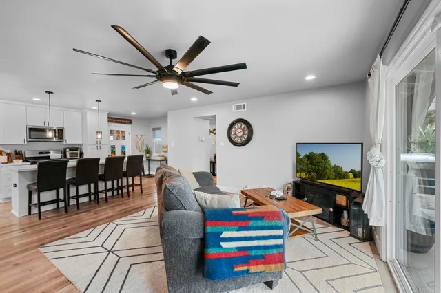 $899,000 | 3516 Las Vegas Drive, Oceanside, CA 92054