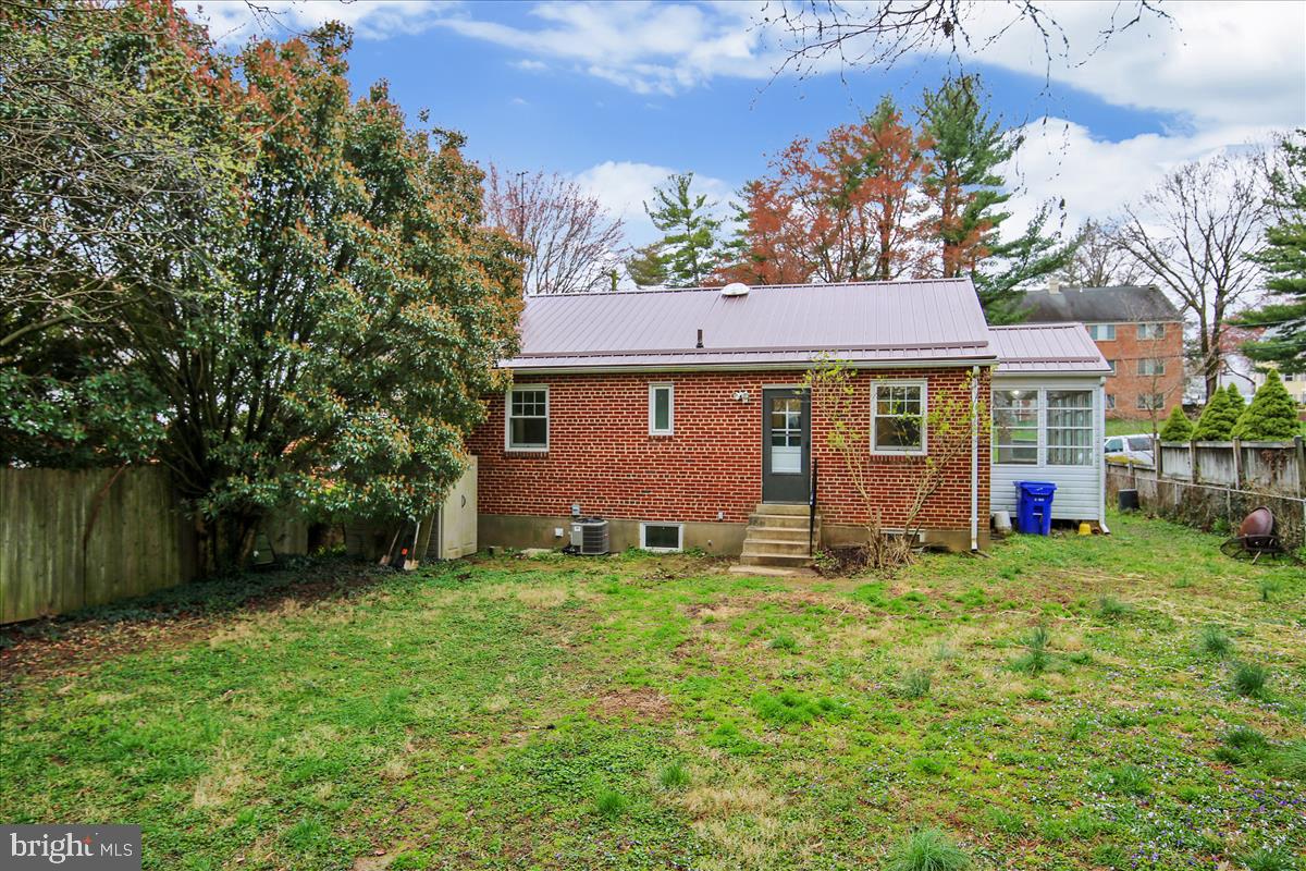 3813 Brightview Street Silver Spring, MD 20902 - Photo 2 of 32 Back Exterior