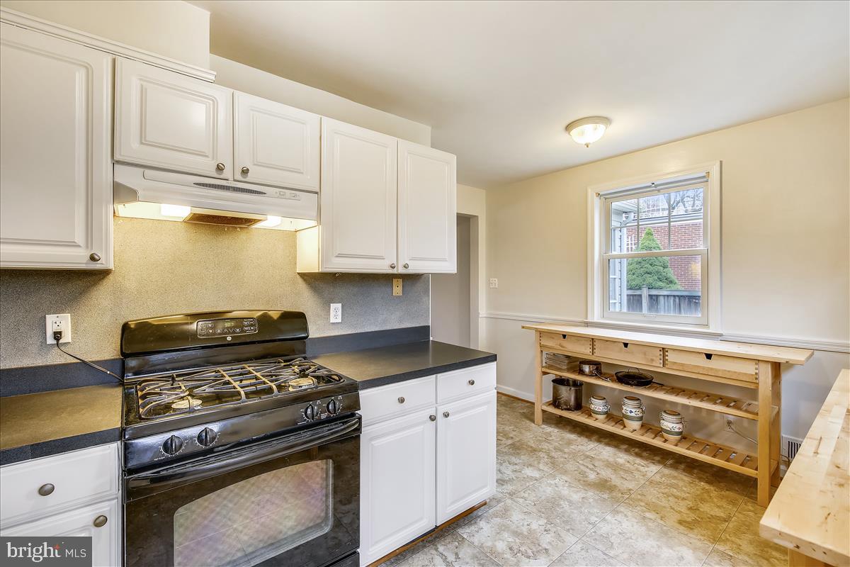 3813 Brightview Street Silver Spring, MD 20902 - Photo 13 of 32 Kitchen