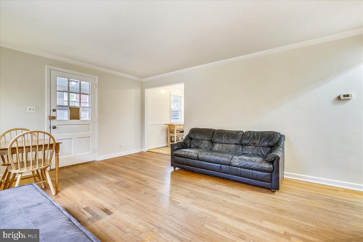 3813 Brightview Street Silver Spring, MD 20902 - Photo 16 of 32 ML Living Room