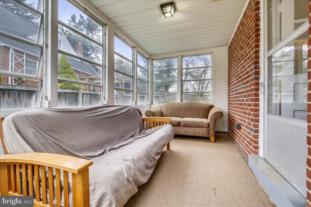 3813 Brightview Street Silver Spring, MD 20902 - Photo 5 of 32 Sunroom/Porch