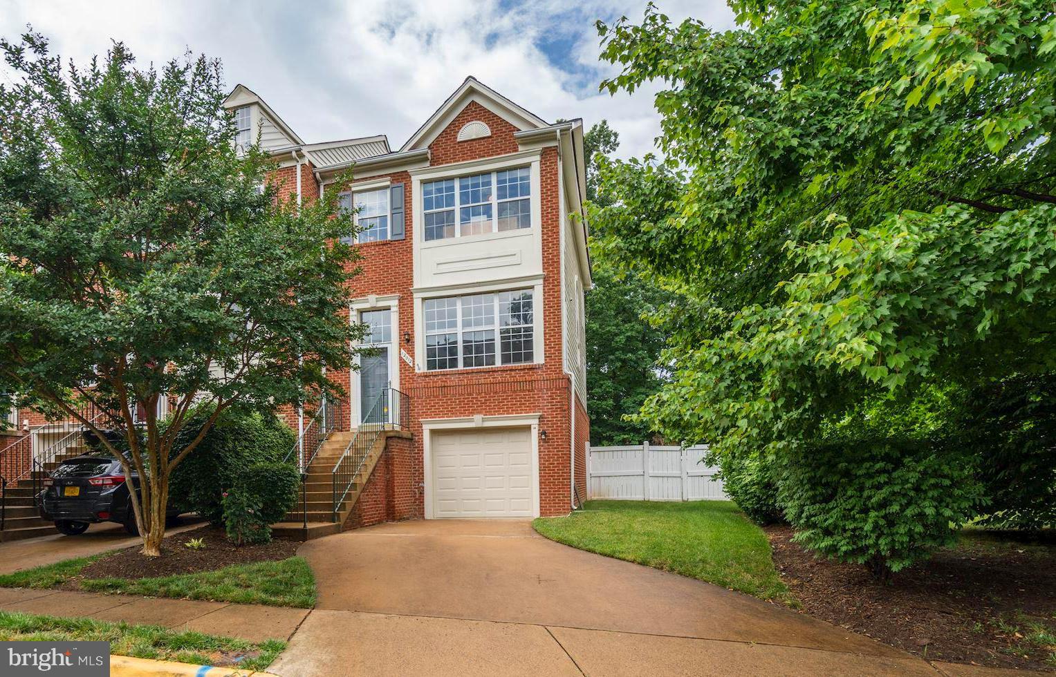 12012 Edgemere Circle Reston, VA 20190 - Photo 1 of 44
