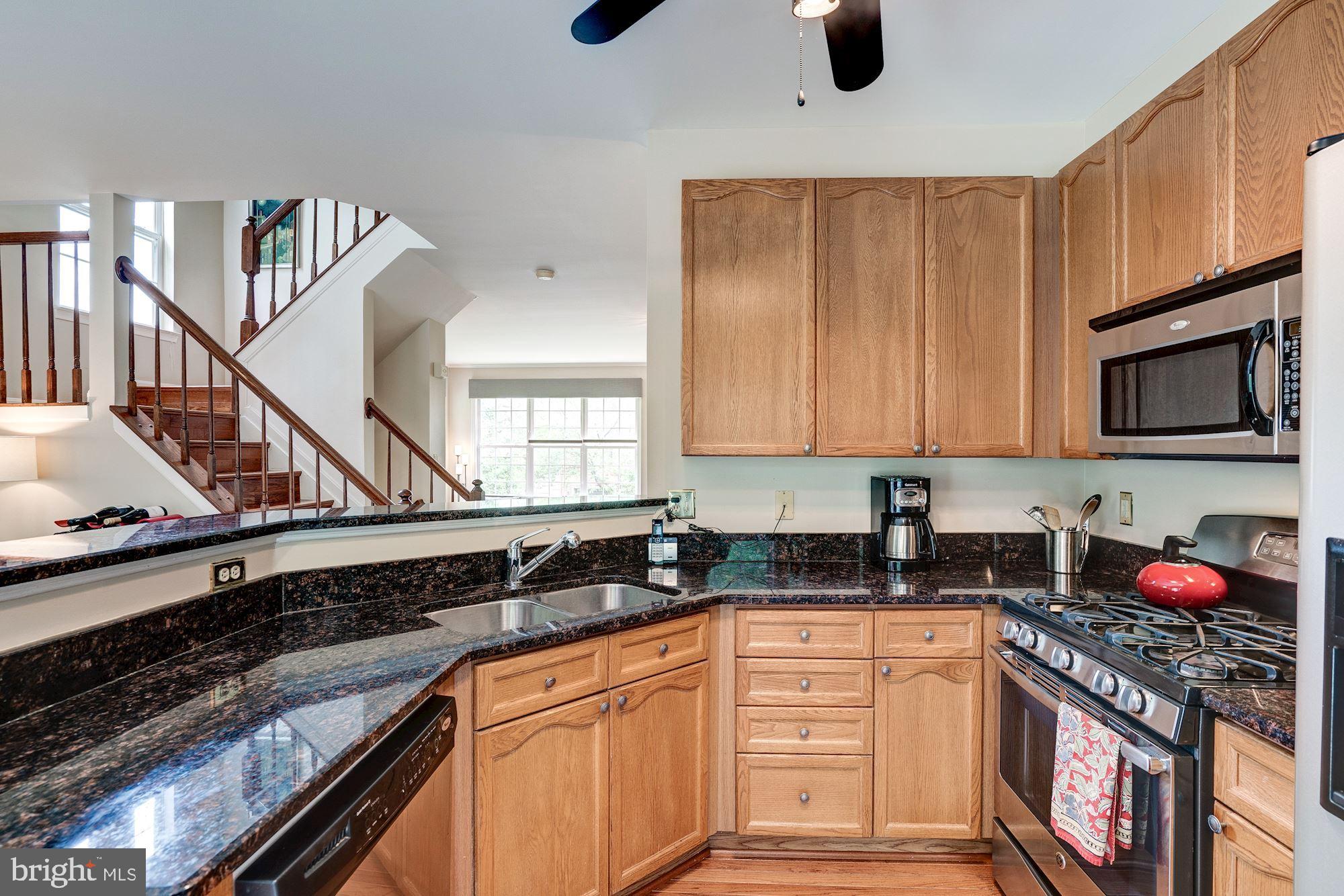 12012 Edgemere Circle Reston, VA 20190 - Photo 16 of 44