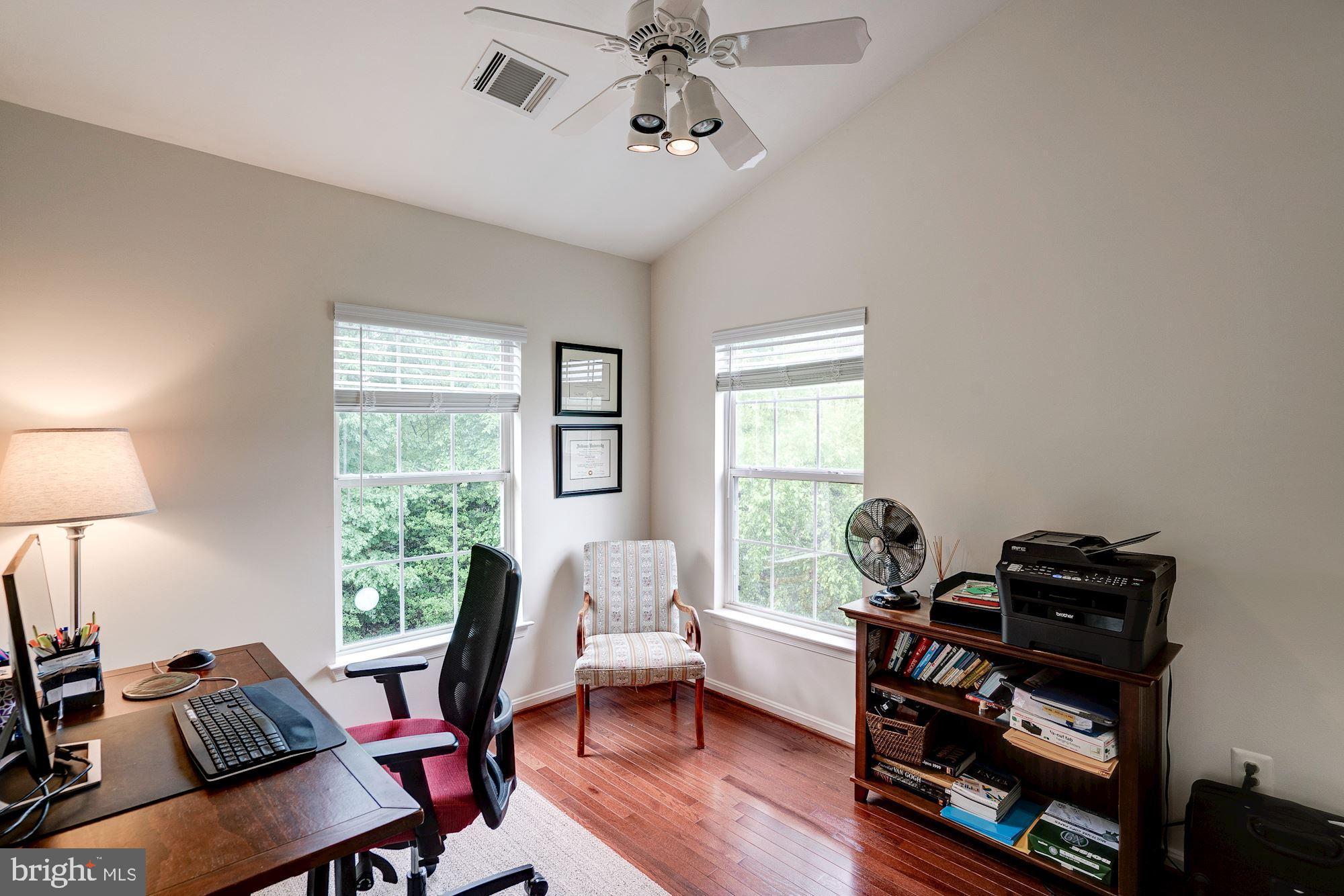 12012 Edgemere Circle Reston, VA 20190 - Photo 24 of 44