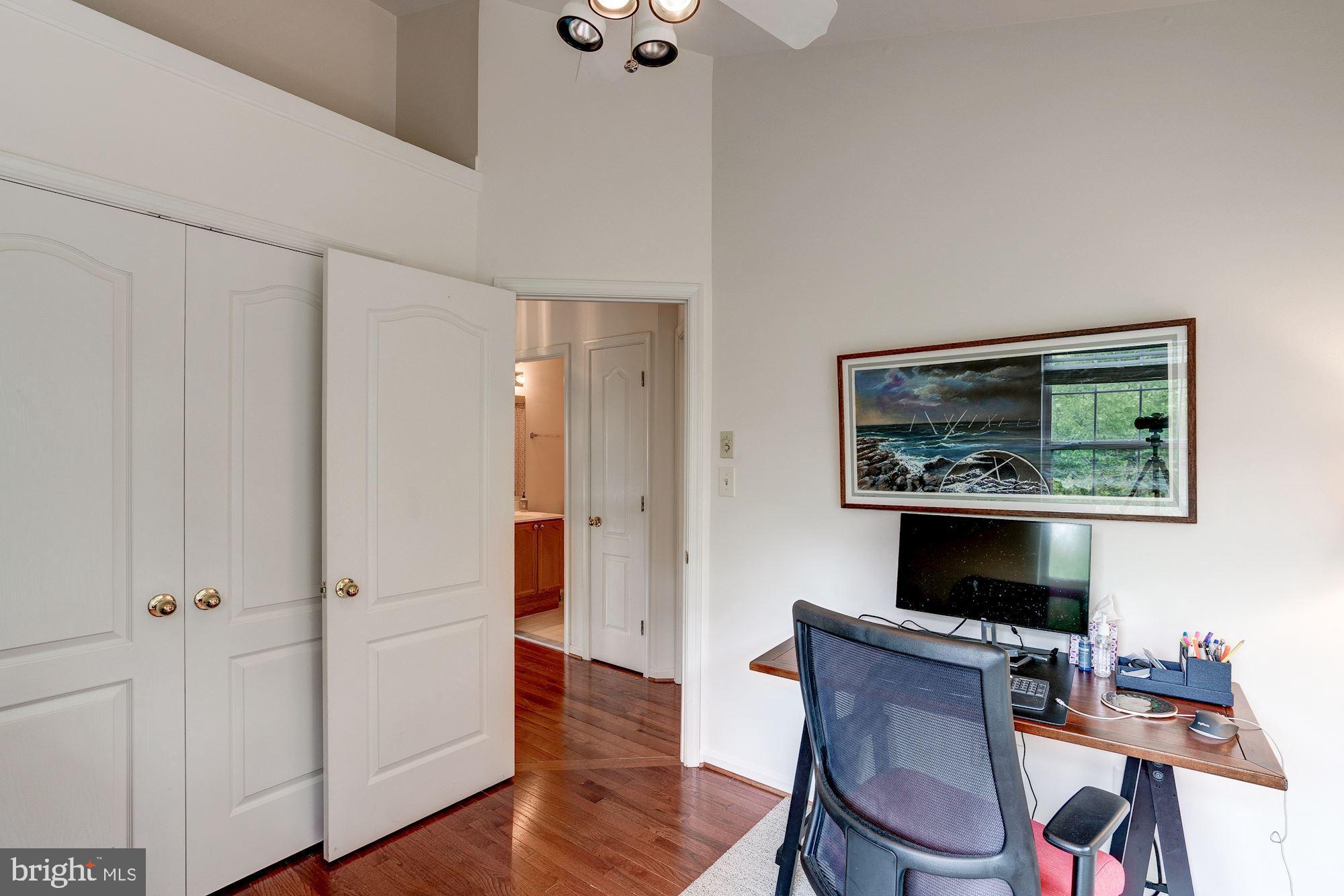 12012 Edgemere Circle Reston, VA 20190 - Photo 25 of 44