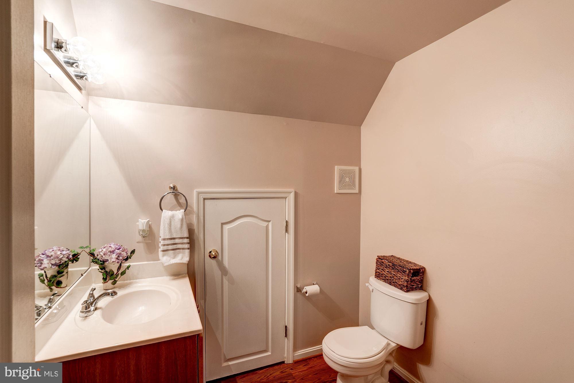 12012 Edgemere Circle Reston, VA 20190 - Photo 32 of 44