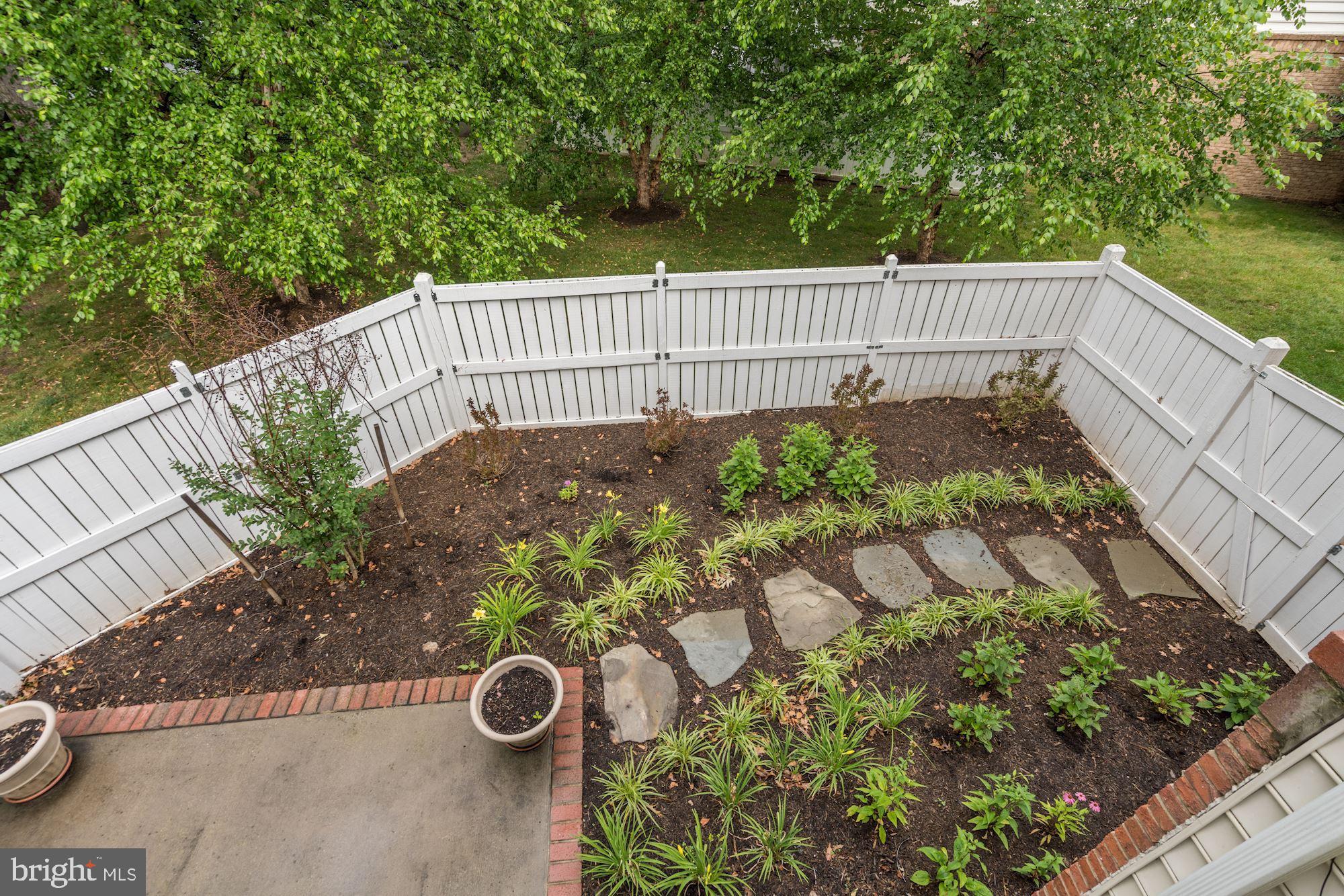 12012 Edgemere Circle Reston, VA 20190 - Photo 37 of 44