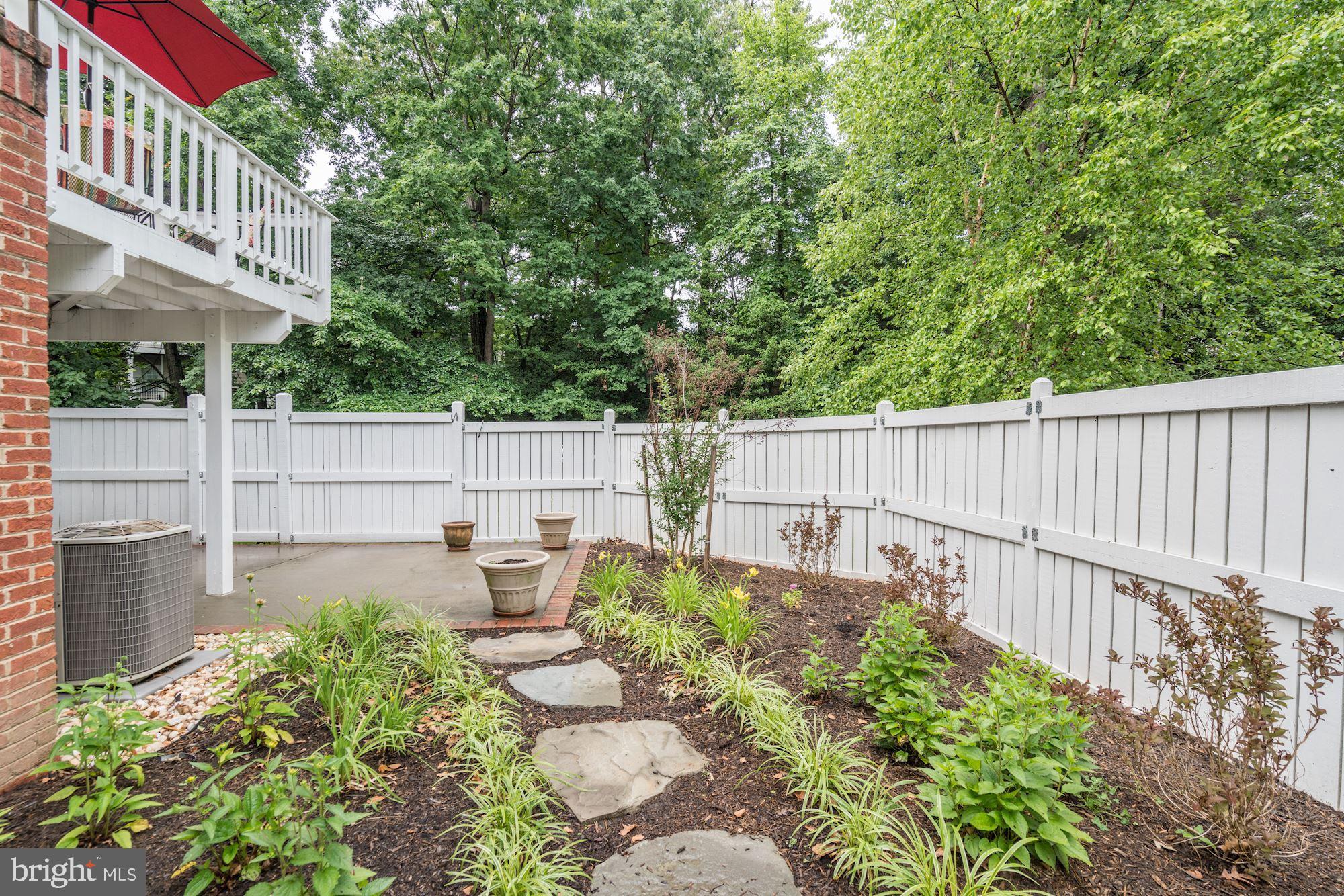 12012 Edgemere Circle Reston, VA 20190 - Photo 38 of 44