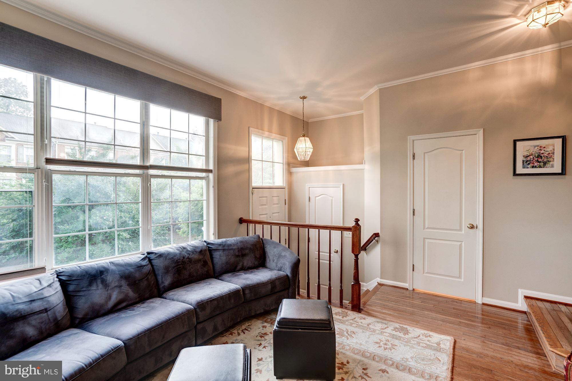 12012 Edgemere Circle Reston, VA 20190 - Photo 5 of 44