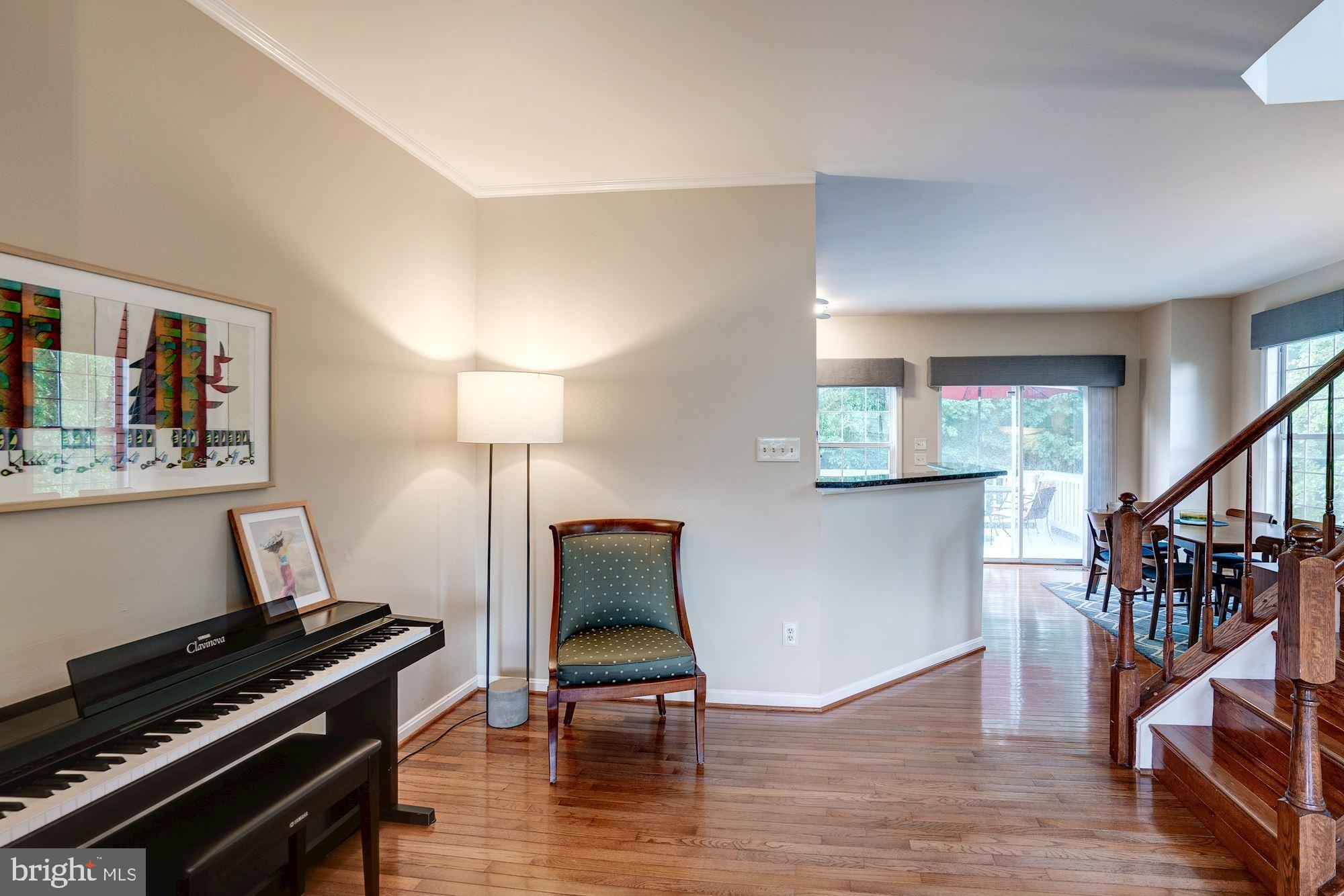 12012 Edgemere Circle Reston, VA 20190 - Photo 7 of 44