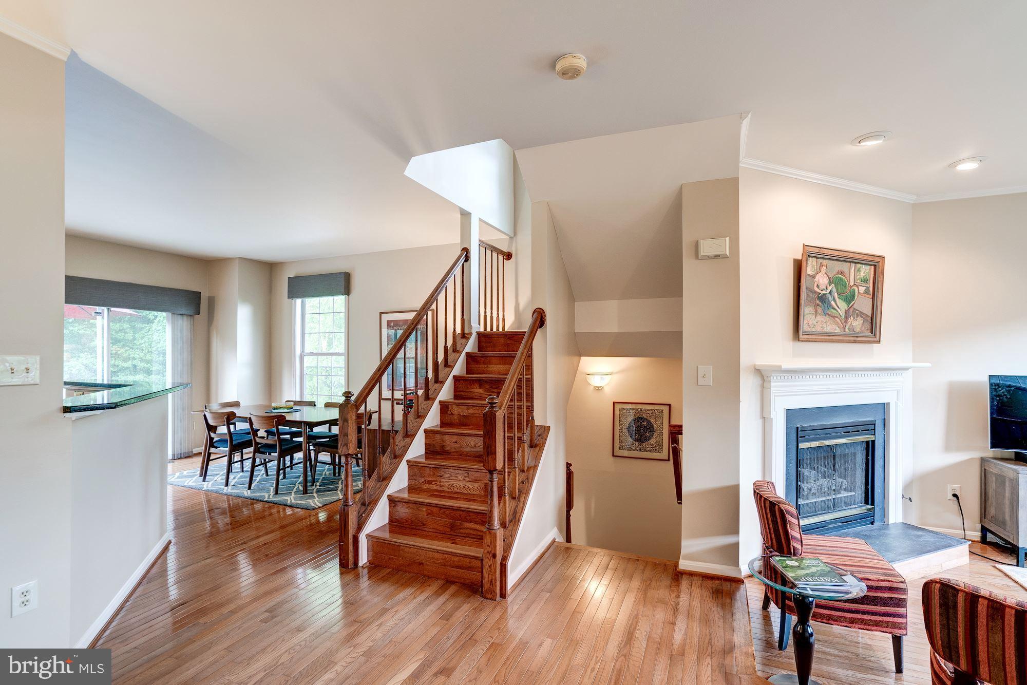 12012 Edgemere Circle Reston, VA 20190 - Photo 8 of 44