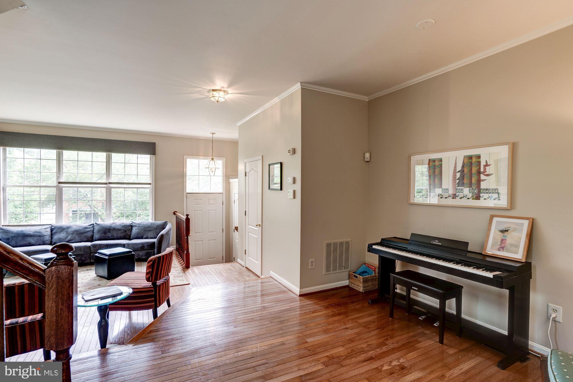 12012 Edgemere Circle Reston, VA 20190 - Photo 10 of 44