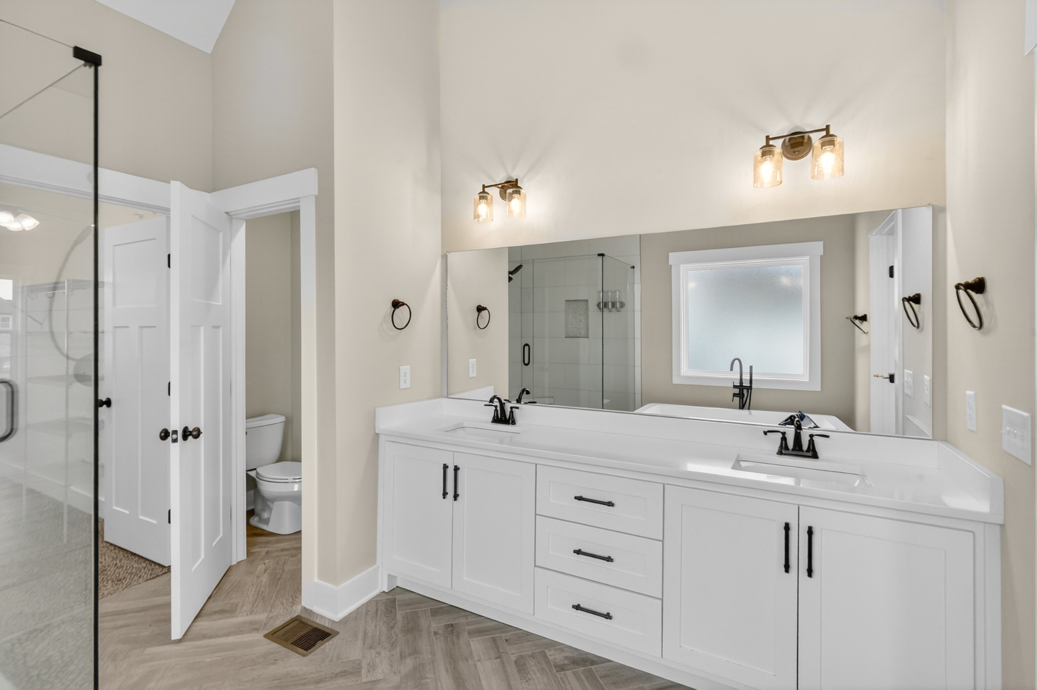 746 North Russell Street Portland, TN 37148 - Photo 22 of 45 a bathroom with a double vanity sink mirror and double