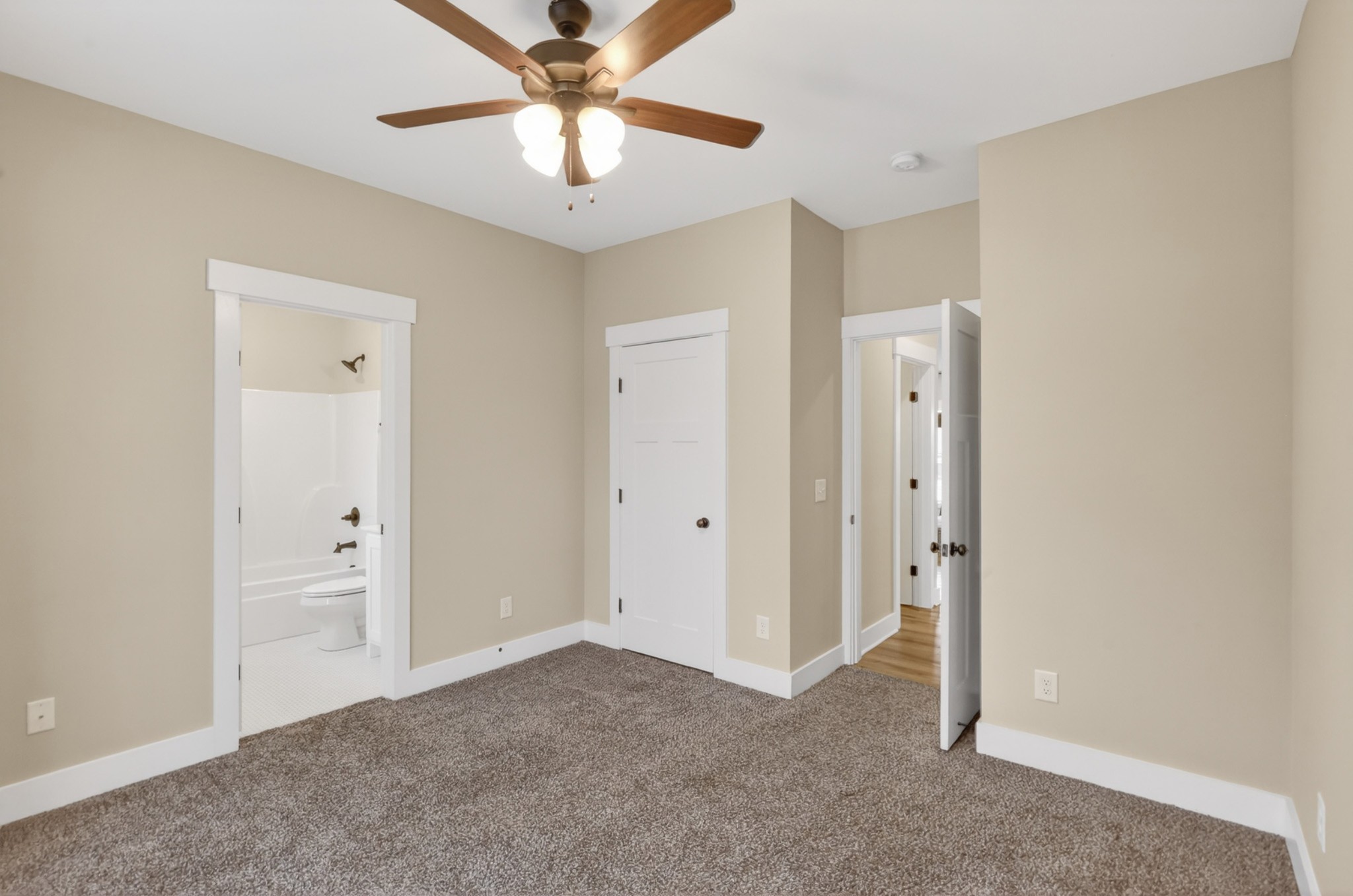 746 North Russell Street Portland, TN 37148 - Photo 25 of 45 a view of an empty room