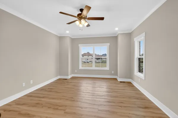 $735,000 | 746 North Russell Street, Portland, TN 37148
