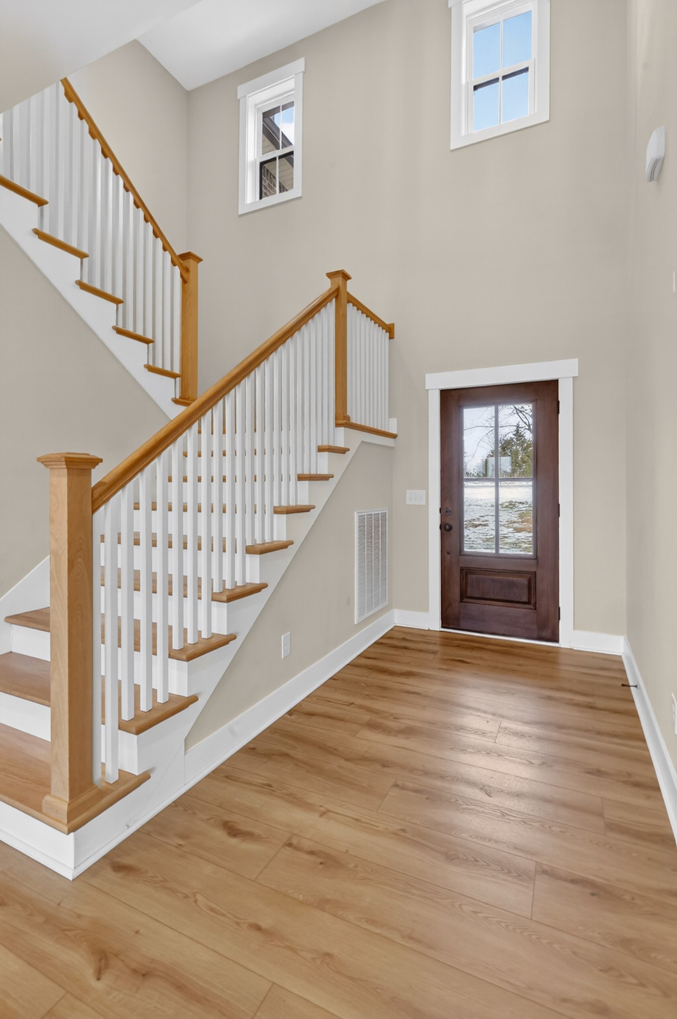 746 North Russell Street Portland, TN 37148 - Photo 7 of 45 a view of an entryway with wooden floor
