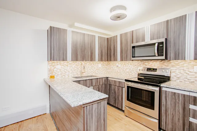 $149,900 | 1813 Hemlock Place, Unit 109, Schaumburg, IL 60173