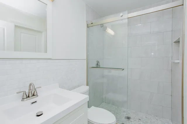 $149,900 | 1813 Hemlock Place, Unit 109, Schaumburg, IL 60173