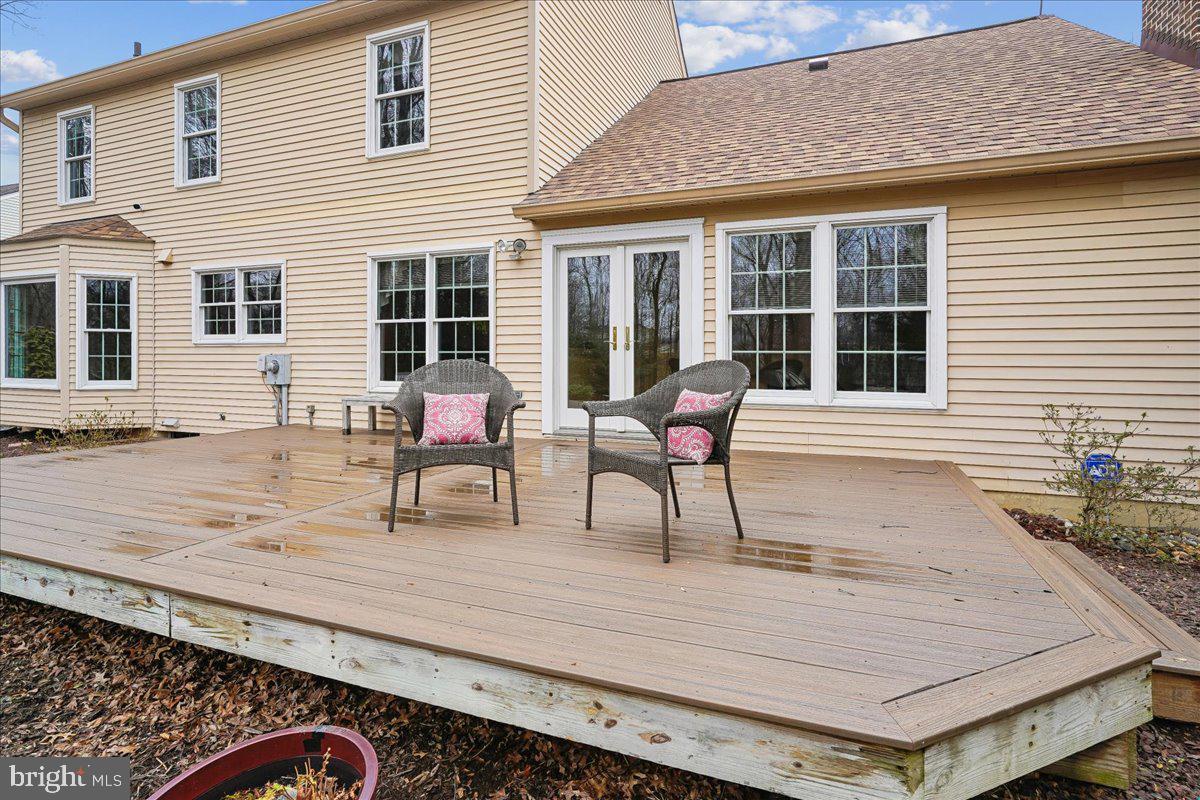 15510 Ridgecrest Drive Dumfries, VA 22025 - Photo 21 of 48 a swimming pool with outdoor seating