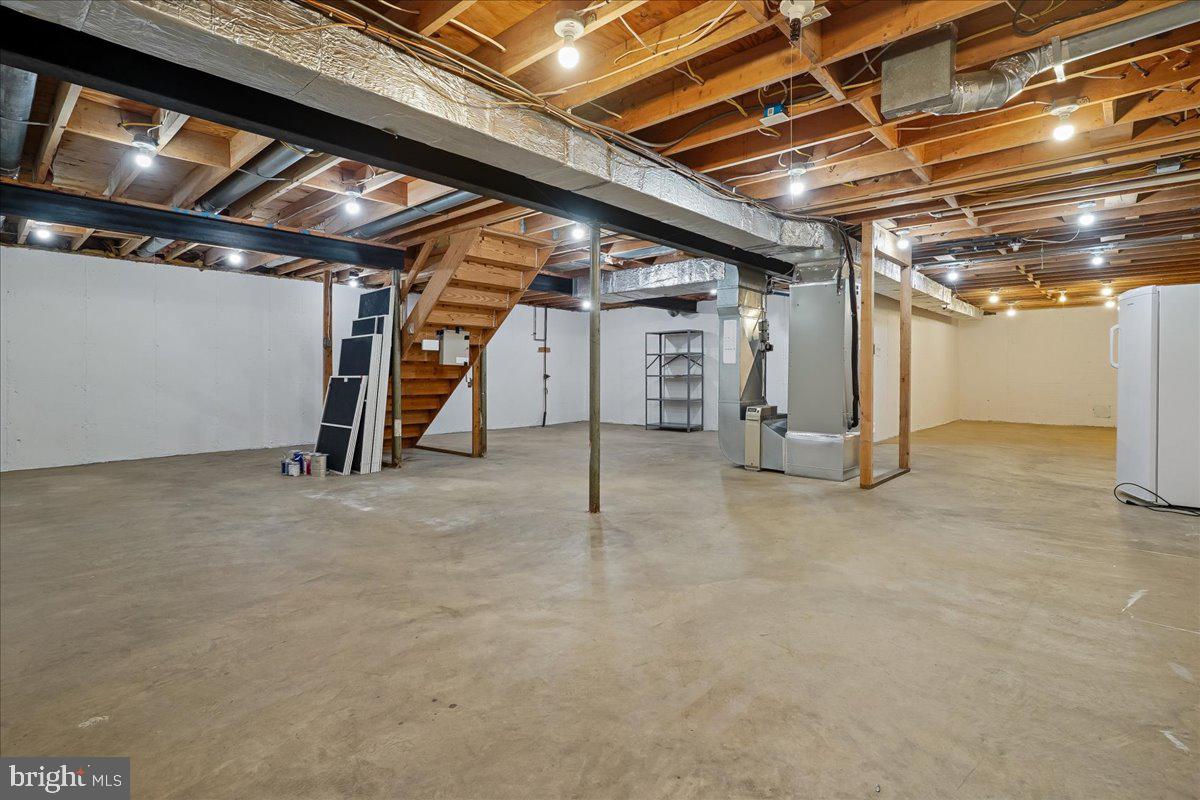 15510 Ridgecrest Drive Dumfries, VA 22025 - Photo 37 of 48 a view of empty room