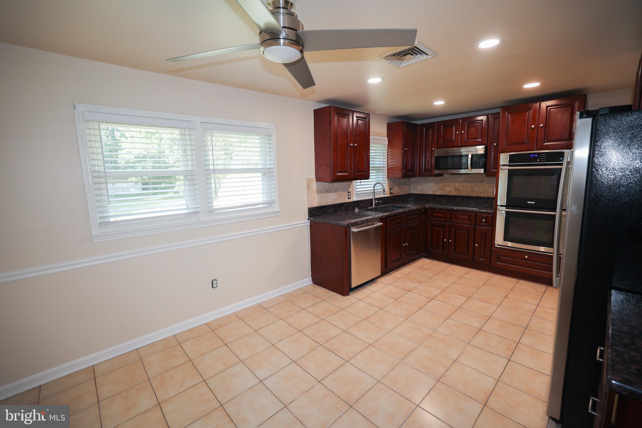 6724 Newington Road Lorton, VA 22079 - Photo 12 of 32