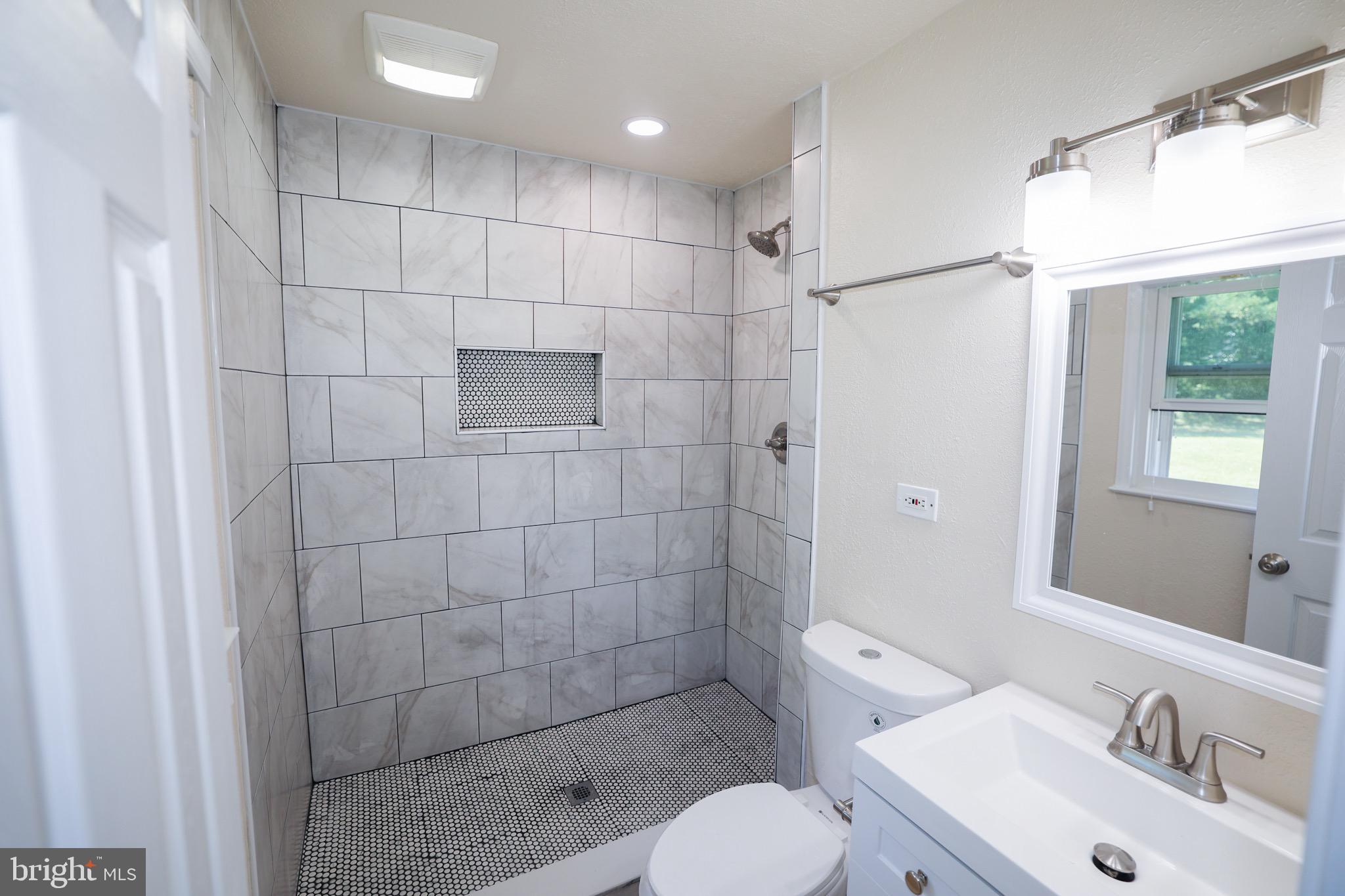 6724 Newington Road Lorton, VA 22079 - Photo 18 of 32