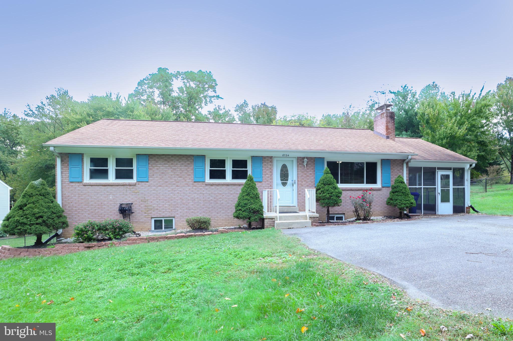 6724 Newington Road Lorton, VA 22079 - Photo 2 of 32