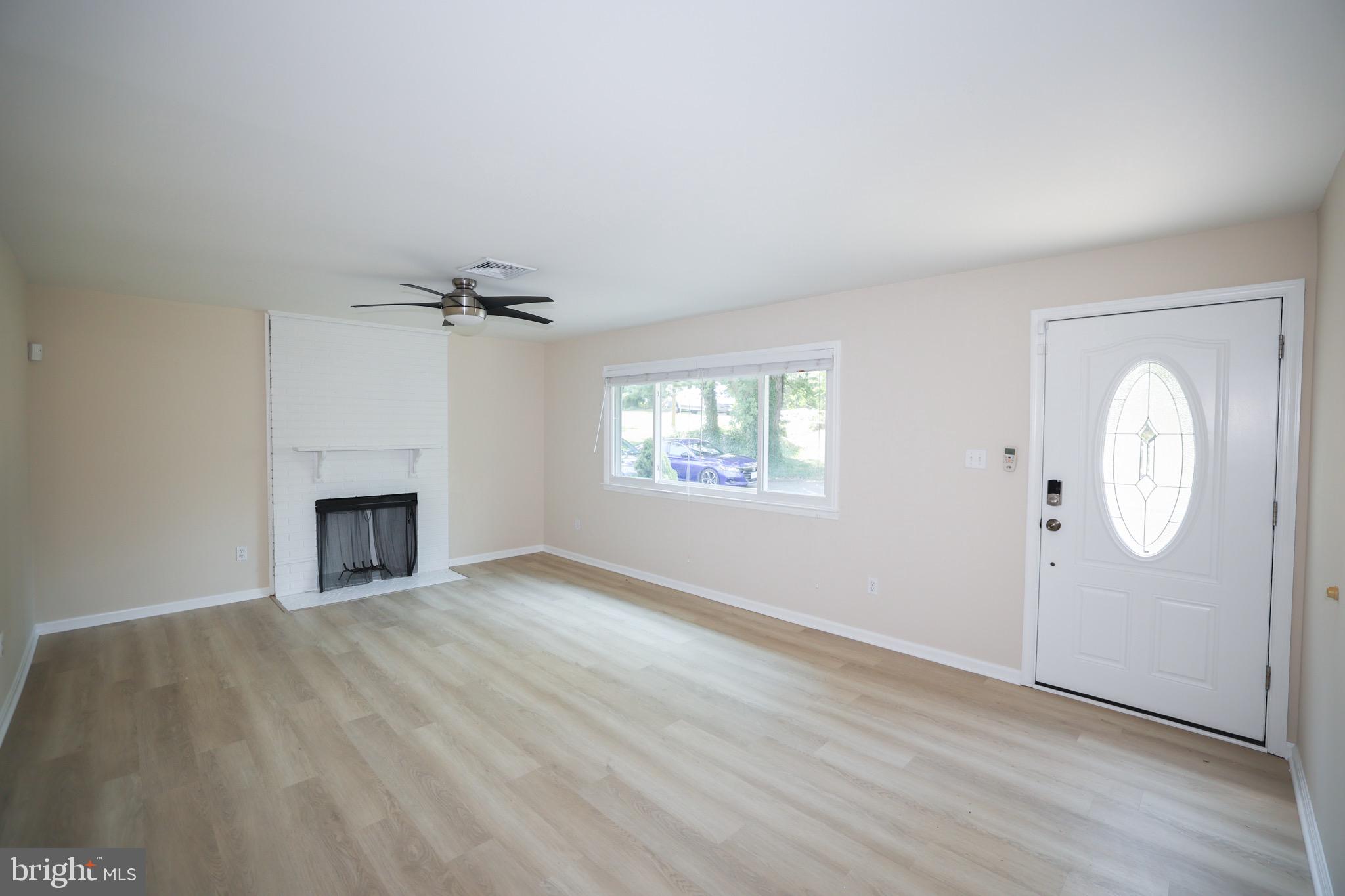 6724 Newington Road Lorton, VA 22079 - Photo 5 of 32