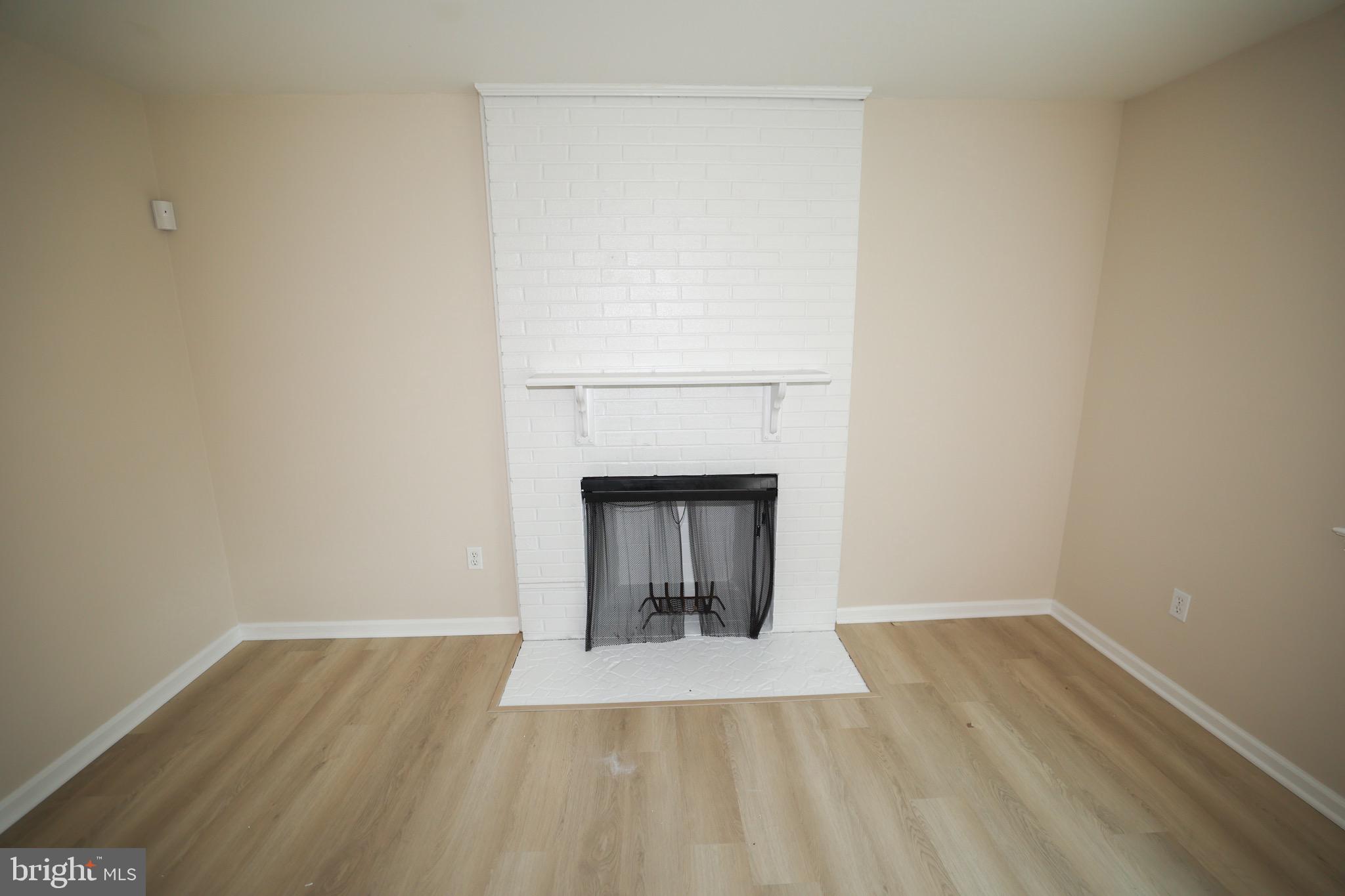 6724 Newington Road Lorton, VA 22079 - Photo 6 of 32