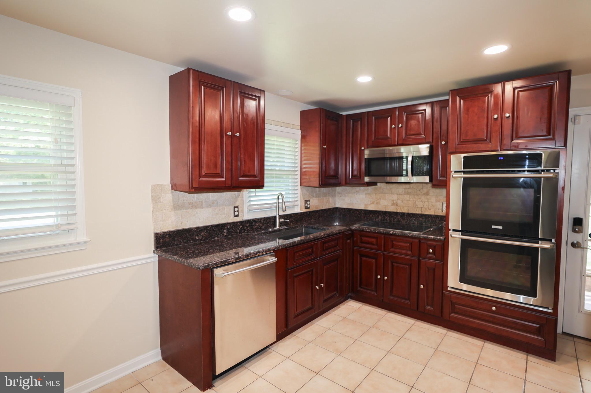 6724 Newington Road Lorton, VA 22079 - Photo 10 of 32