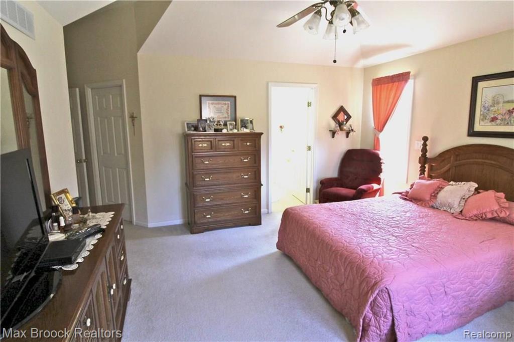 2554 Pine Ridge Road West Bloomfield, MI 48324 - Photo 21 of 38 Gallery Image 21