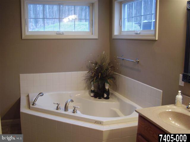 544 Rocky Ridge Road Spring Grove, PA 17362 - Photo 5 of 15 a bathroom with a bathtub