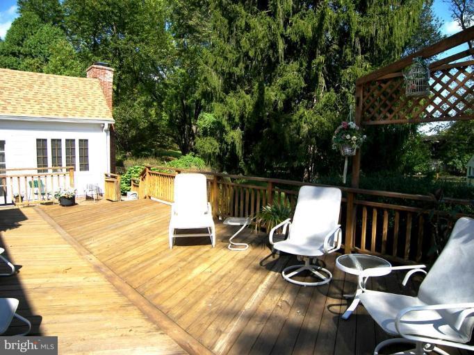 15401 Tierra Drive Silver Spring, MD 20906 - Photo 19 of 22 Deck