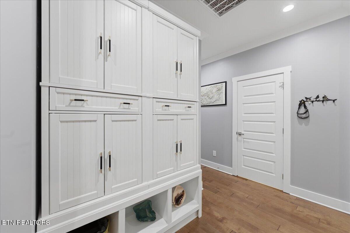 342 Mingo Way Loudon, TN 37774 - Photo 32 of 57 32-Hallway