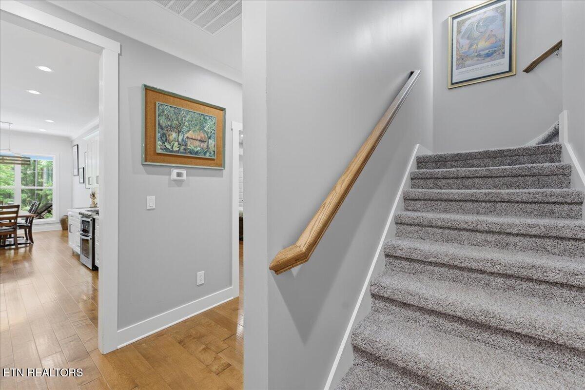 342 Mingo Way Loudon, TN 37774 - Photo 33 of 57 33-Hallway